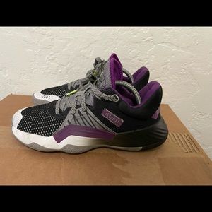 Adidas Bounce issue 1 mens basketball shoes